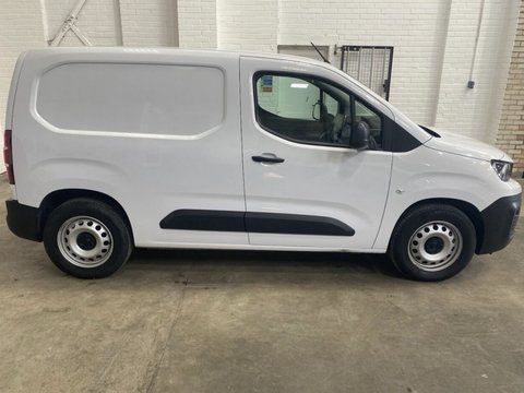 Peugeot Partner PROFESSIONAL PREMIUM PLUS L1 4