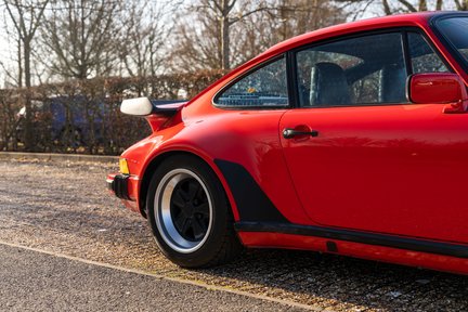 Porsche 911 930 TURBO 14