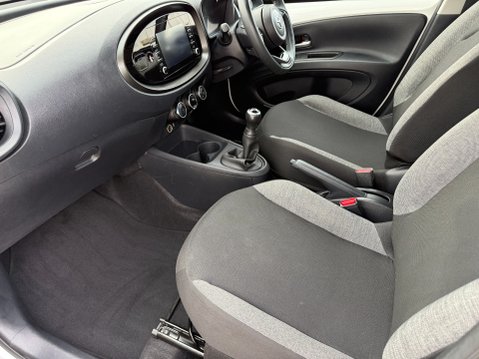 Toyota Aygo X VVT-I PURE 29
