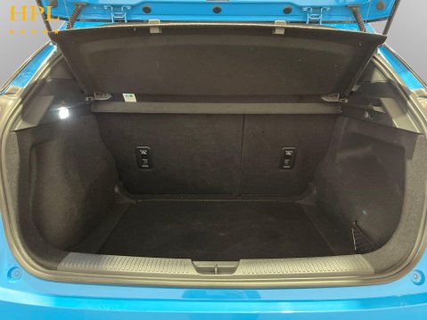 MG MG4 64kWh SE Long Range Hatchback 5dr Electric Auto (203 ps) Air Con - Alloy Wh 20