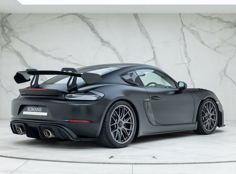 Porsche Cayman GT4 RS (718) 7