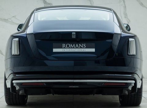 Rolls-Royce Spectre 8