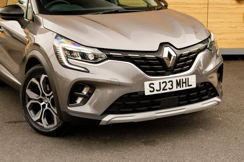 Renault Captur TECHNO E-TECH 9