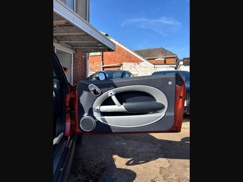 Mini Convertible 1.6 Cooper S Steptronic Euro 4 2dr (AC) 21
