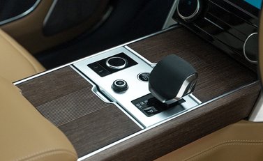 Land Rover Range Rover P400 Autobiography LWB 7 Seater 19