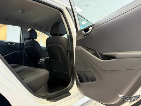 Hyundai IONIQ 1.6 h-GDi Premium DCT Euro 6 (s/s) 5dr 45