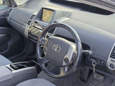 Toyota Prius 1.5 T4 Hatchback 5dr Petrol Hybrid CVT (104 g/km, 76 bhp) 17