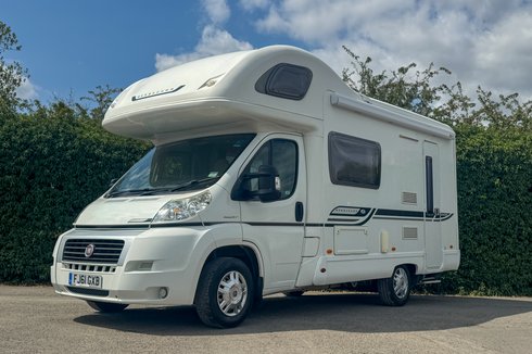 Bessacarr E 5 Berth | 4 Belts | Dinette | Rear Kitchen| Side Bathroom | Vanlux