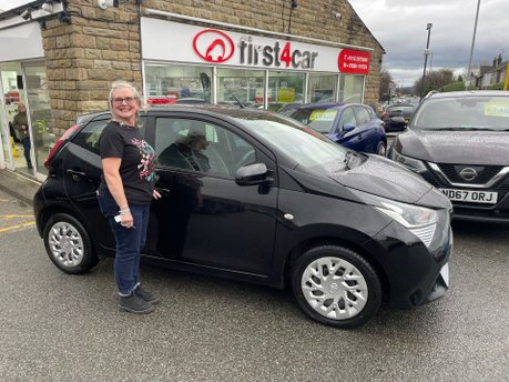 Louise from Leeds collected her new Toyota Aygo.