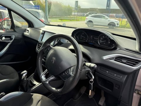 Peugeot 208 1.4 HDi Allure Euro 5 5dr 14