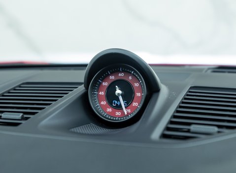 Porsche 911 Carrera 4 GTS (992) 21