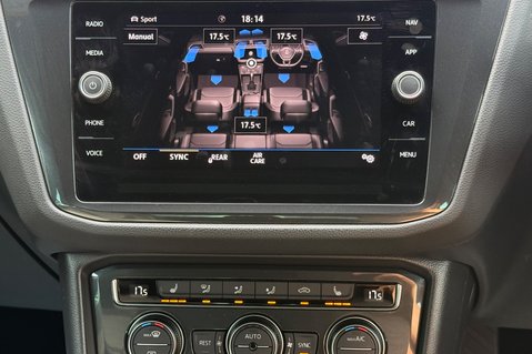 Volkswagen Tiguan R-LINE TECH TSI EVO DSG -CAMERA -FULL VW SERVICE HISTORY  47