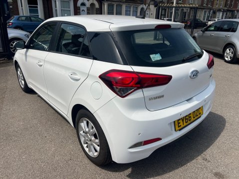 Hyundai i20 1.2 Blue Drive SE Euro 6 (s/s) 5dr 4