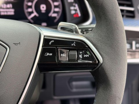 Audi RS6 4.0 TFSI V8 Performance Estate 5dr Petrol Tiptronic quattro Euro 6 (s/s) (6 30