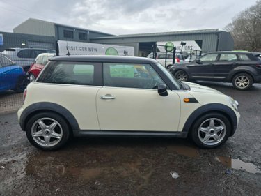 Mini Hatch COOPER 4