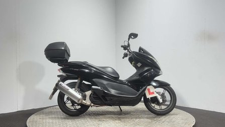 Honda PCX 2011 40K GOOD RUNNING PROJECT BIKE SCOOTER 125CC LEARNER