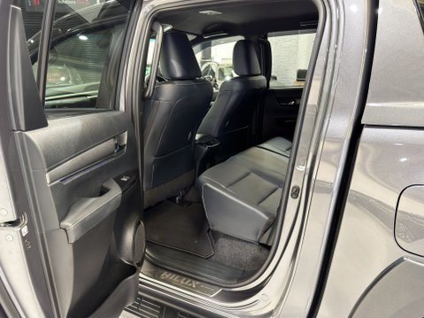 Toyota Hilux INVINCIBLE X 4WD 48V MHEV AUTO 46
