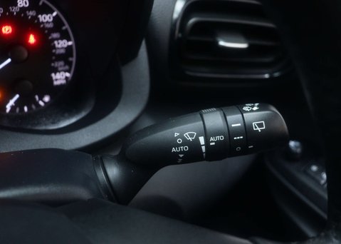 Toyota Yaris 1.5 Yaris Icon HEV CVT 5dr 34