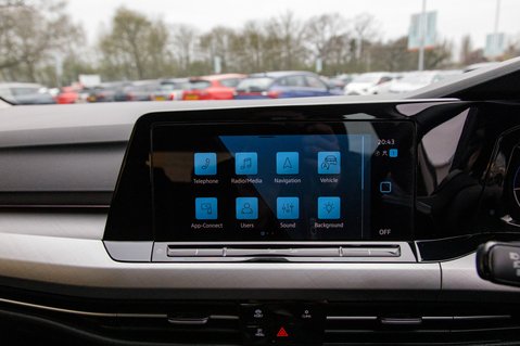 Volkswagen Golf LIFE TSI 22