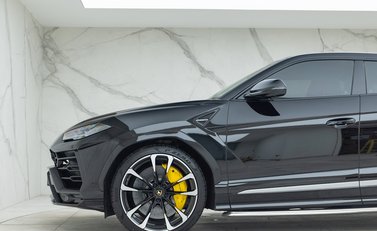 Lamborghini Urus 26