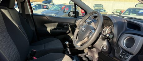 Toyota Yaris 1.3 VVT-I TR LOOK! JUST 38000 MILES! LOW INSURANCE! AIR CON 1