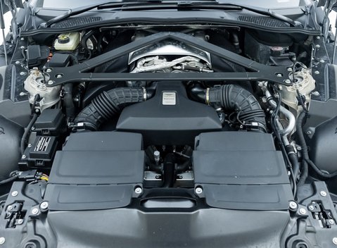 Aston Martin Vantage 31