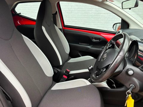 Toyota Aygo 1.0 VVT-i x-play Euro 6 5dr 11