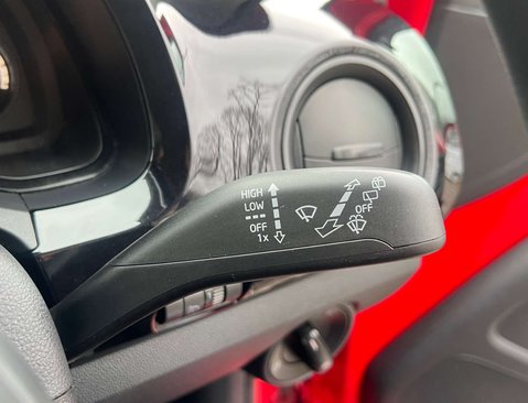 Volkswagen Up 1.0 Move Up 3dr 22