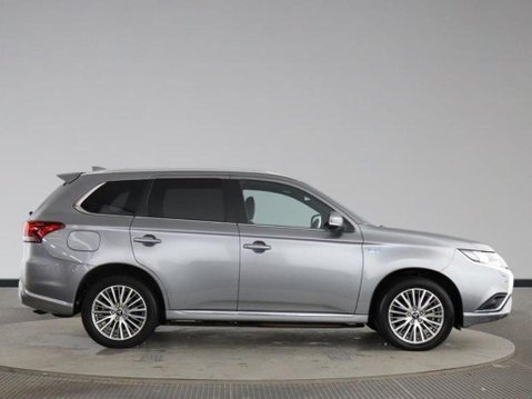 Mitsubishi Outlander PHEV DYNAMIC SAFETY 2