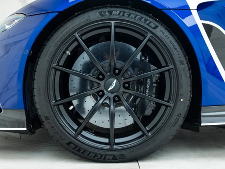 Aston Martin V12 Vantage Roadster