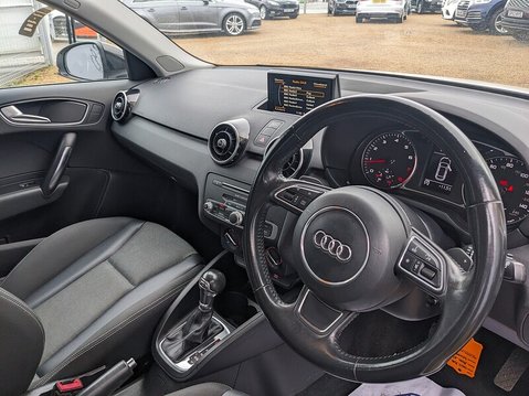 Audi A1 SPORTBACK TFSI SPORT 12