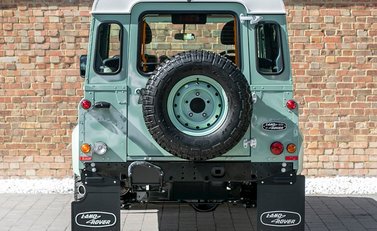 Land Rover Defender 90 Heritage 5