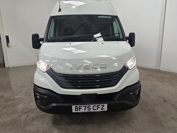 Iveco Daily Daily 35C14 Diesel 2.3 High Roof Business Van 4100L WB Hi-Matic 7