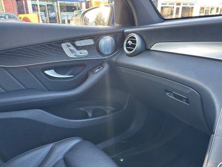 Mercedes-Benz GLC GLC300 MHEV 2.0 AMG Line (Premium Plus) 5dr Petrol 4MATIC Euro 6 (272ps) 28