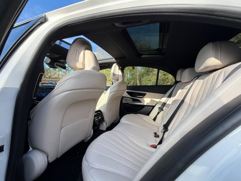 Mercedes-Benz E Class 2.0 E300e 25.4kWh AMG Line (Premium Plus) G-Tronic Euro 6 (s/s) 4dr 15