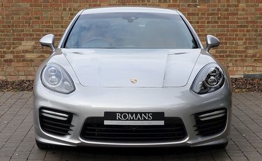 Porsche Panamera Turbo S 55