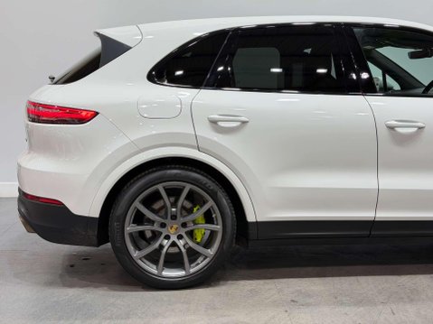Porsche Cayenne 3.0 V6 E-Hybrid 14.1kWh SUV 5dr Petrol Plug-in Hybrid TiptronicS 4WD Euro 6 20