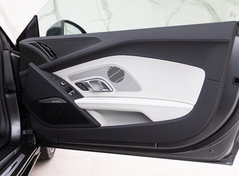 Audi R8 V10 Performance Carbon Black 12