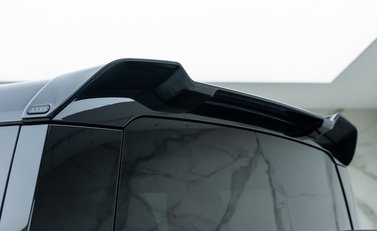 Land Rover Defender 90 D250 X-Dynamic SE URBAN 34