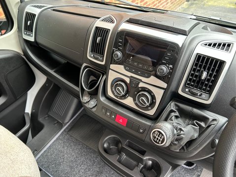 Peugeot Boxer ELDDIS AUTOQUEST SUPREME 196 DEALER SPECIAL 6 BERTH LOW PROFILE MOTORHOME 21
