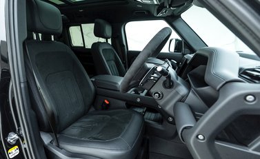 Land Rover Defender 110 V8 10