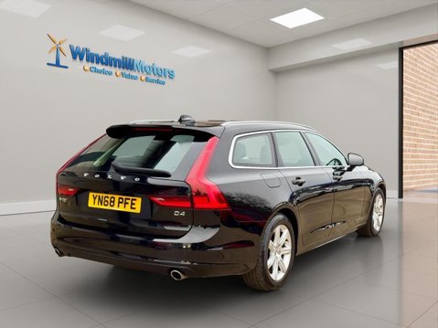 Volvo V90 2.0 D4 Momentum Auto Euro 6 (s/s) 5dr 9
