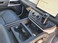 Land Rover Defender X-DYNAMIC HSE MHEV 11