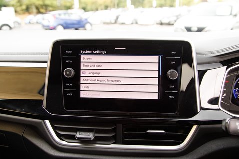 Volkswagen T-Roc R-LINE TSI 27