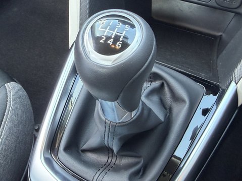 Mazda 2 1.5 Skyactiv G 75 Centre-Line 5dr 28