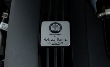 Mercedes-Benz SL Class SL63 AMG PERFORMANCE 40