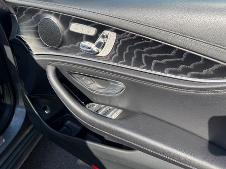 Mercedes-Benz E Class 2.0 E220d AMG Line (Premium) Estate Diesel G-Tronic+ Euro 6 (s/s) (194ps) 22