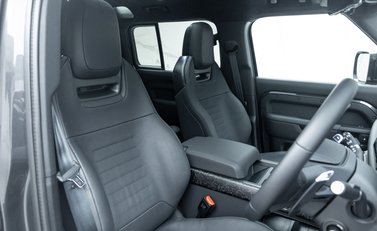 Land Rover Defender OCTA EDITION ONE 18