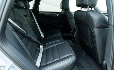 Porsche Macan GTS 12