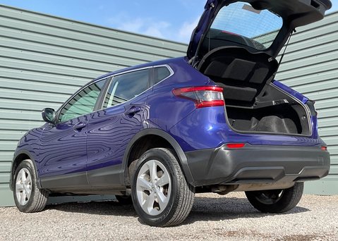 Nissan Qashqai DIG-T ACENTA PREMIUM 17